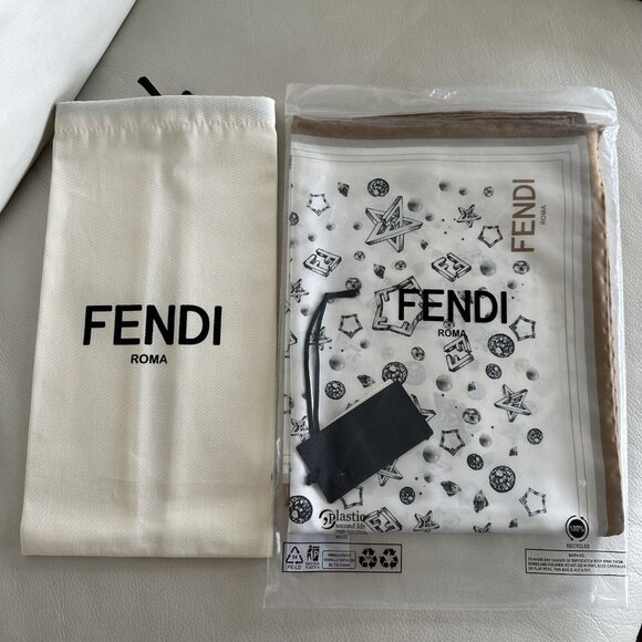 NWT Fendi Scarf 100% Silk Stars Beige Planets 100% Authentic 90 cm 90 cm - Picture 5 of 9